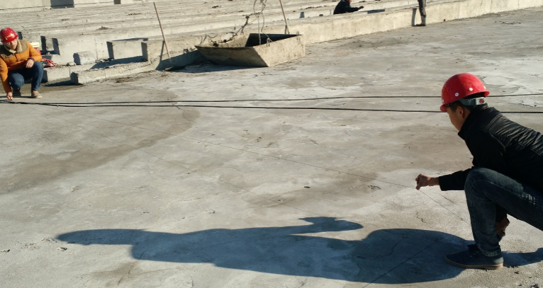 定位、彈基準(zhǔn)線、試鋪